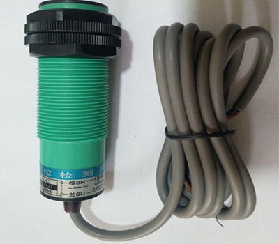 電容式接近開關.jpg 電容式接近開關.jpg