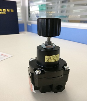 自力可調(diào)式減壓閥構(gòu)造參數(shù),來(lái)控制閥門(mén)的開(kāi)度