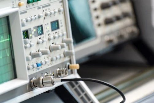 正確對旋轉(zhuǎn)變壓器進行故障排除，了解其關(guān)鍵電氣特性